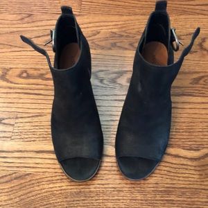 Great condition Lucky Brand Oona heeled shoe!